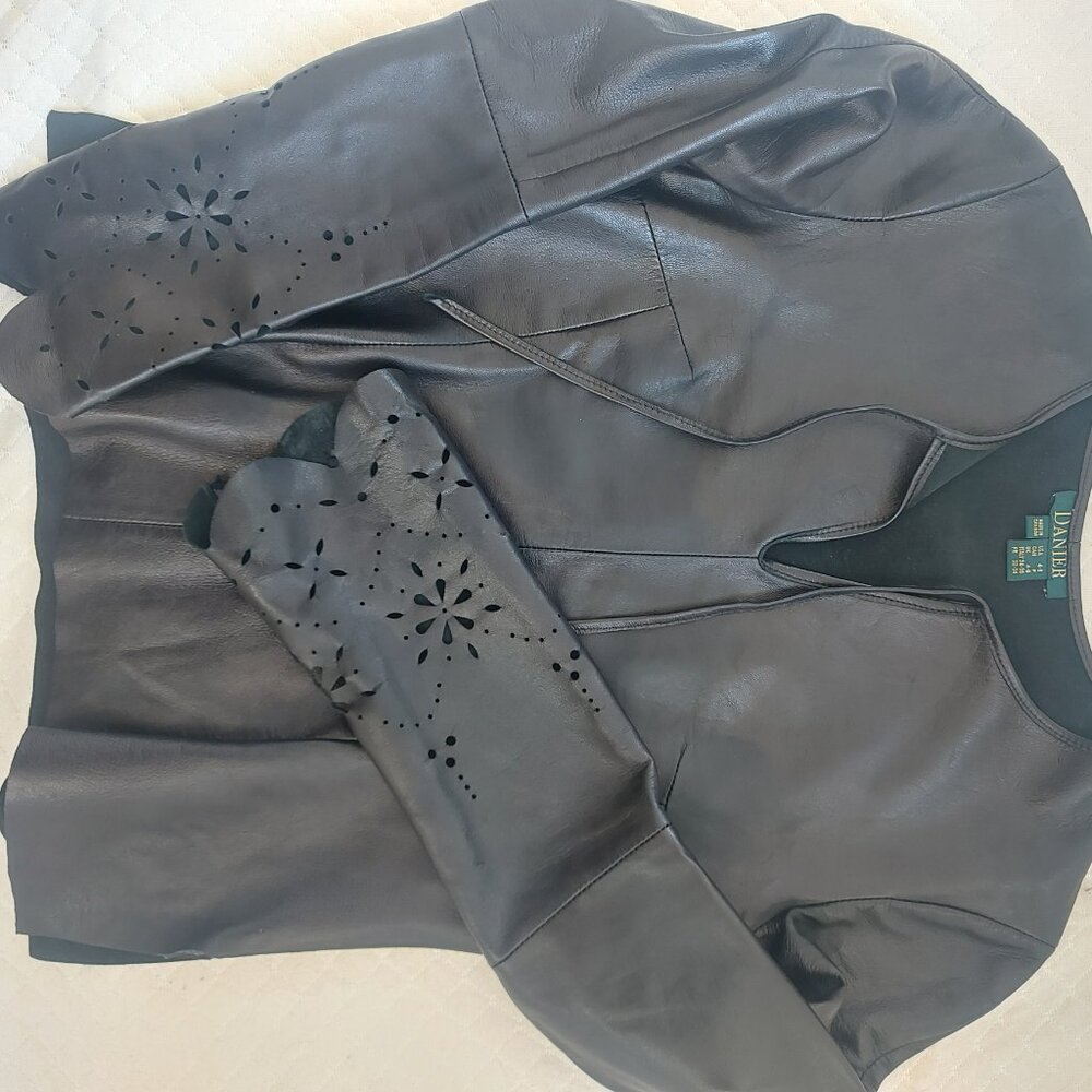 Danier leather two piece skirt suit - Picture 7 of 10
